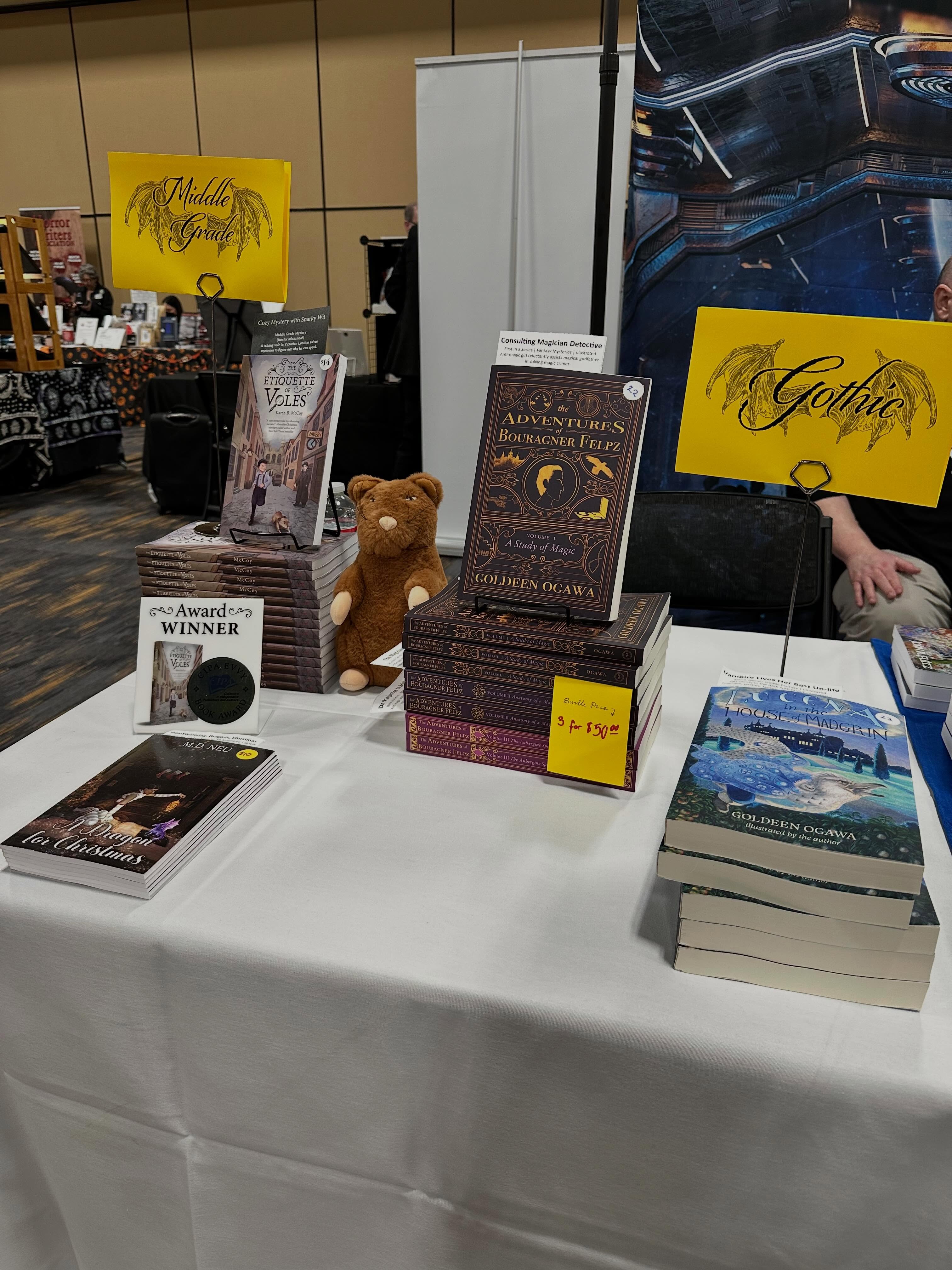 Cozy magical mysteries solved by voles and eccentric magicians all set up at WFC 2026!
@karenmccoybooks #books #worldfantasyconvention #thevoles